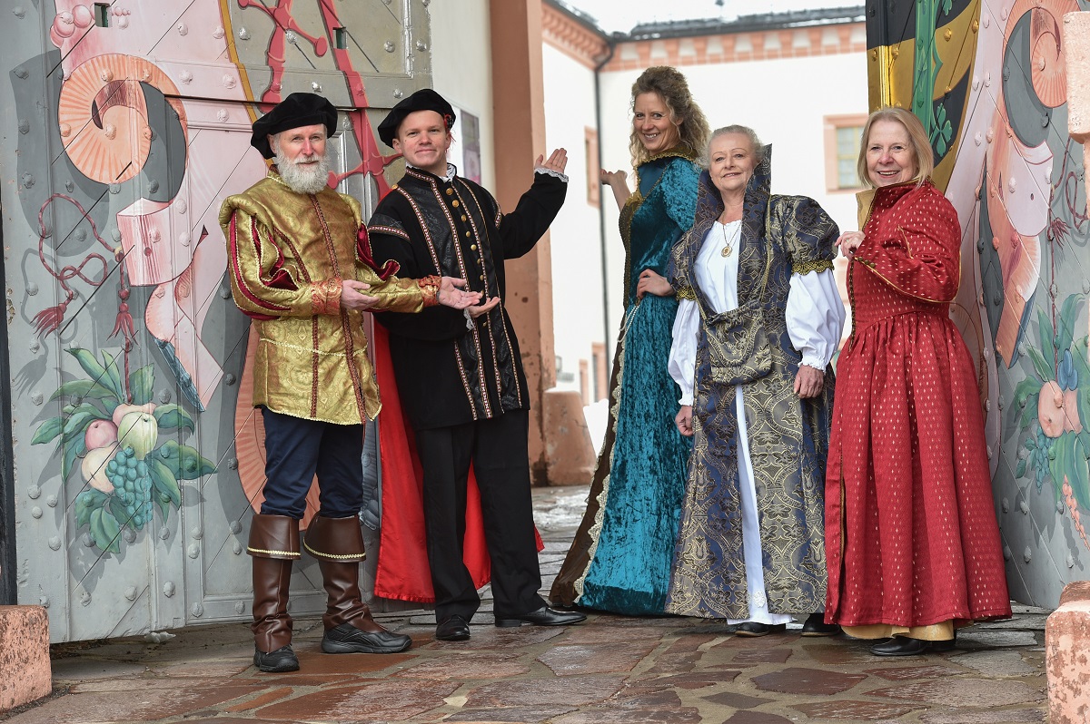 Kostümierte Führungen laden auf Schloss Augustusburg ein